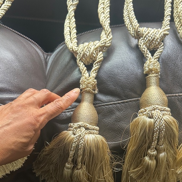 Elegant Beige & White Curtain Ties Tassel Rope - Picture 3 of 10